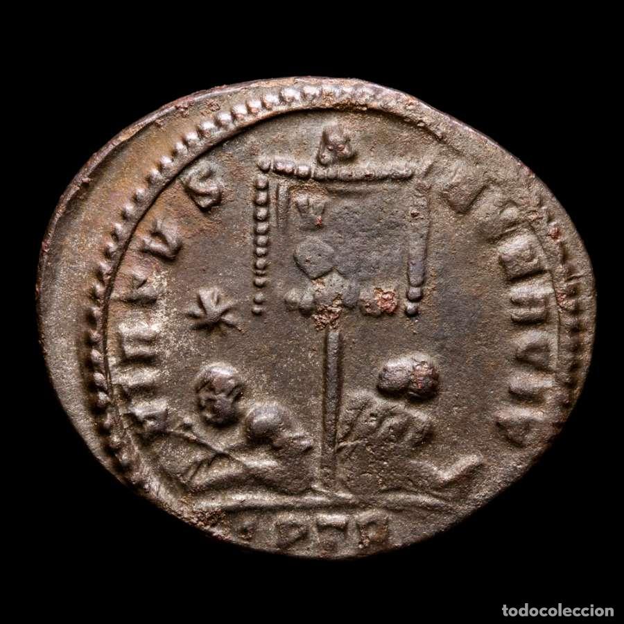 Monedas Imperio Romano: Constantino I - Follis de Trier - VIRTVS EXERCIT ✩ / &bull;PTR cautivos.