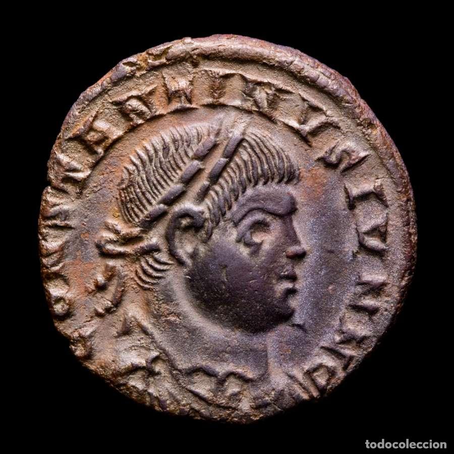 Monedas Imperio Romano: Constantino II - Follis de Ticinum - VOT X en corona / T◡T