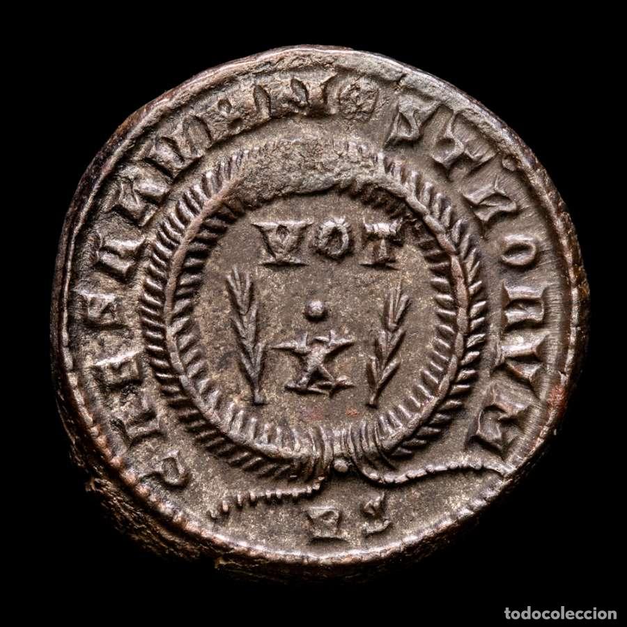 Monedas Imperio Romano: Crispo (316-326 dC.) follis. Roma 322 dC. Palma VOT X Palma / RS.