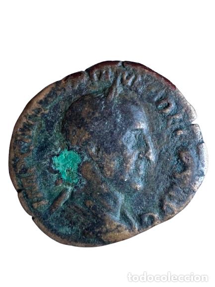 Monedas Imperio Romano: Trajano Decio. Sestercio. Rev/ VIRTUS AUG SC