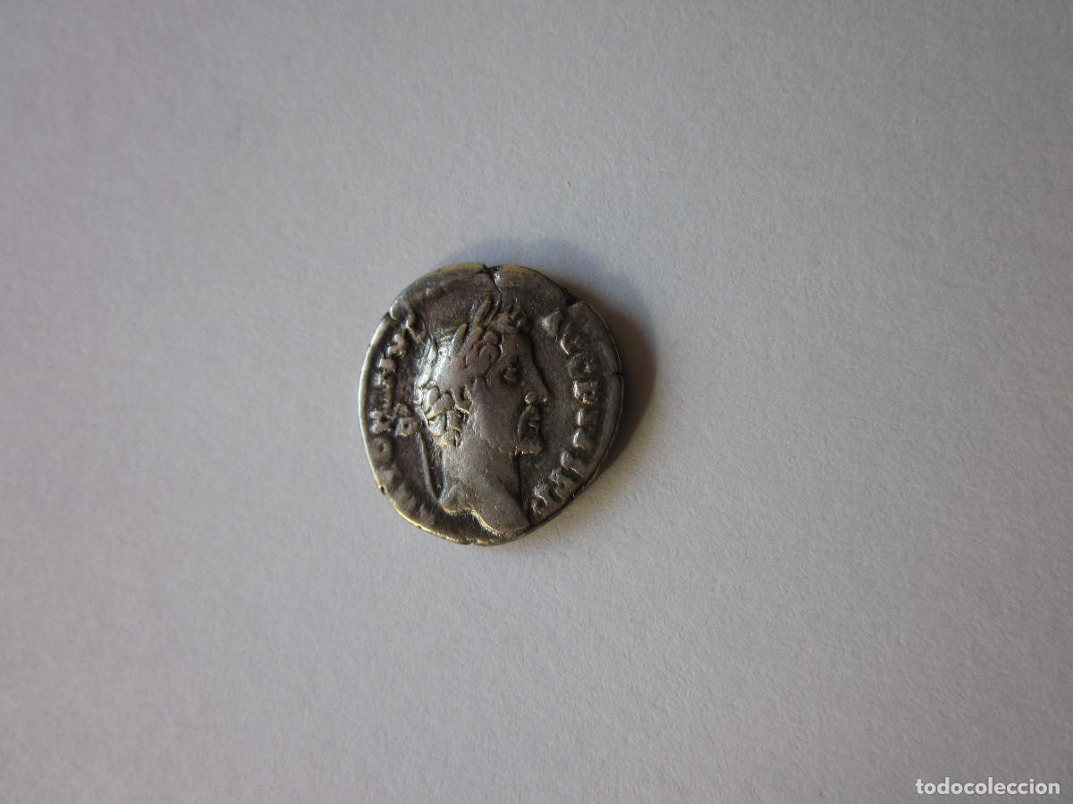 Monnaies Empire Romain: Denario de Antonino Pio. Liberalidad estante. Plata.