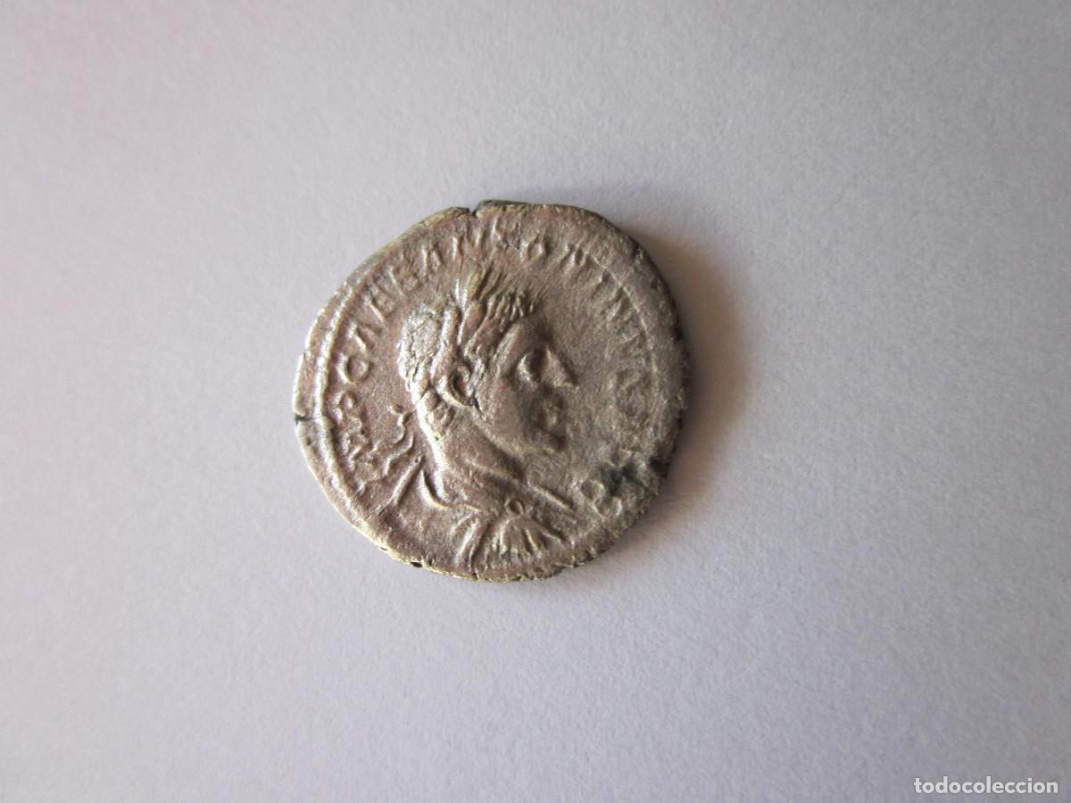 Monnaies Empire Romain: Denario de Heliog&aacute;balo. Salus antonini aug. Plata.
