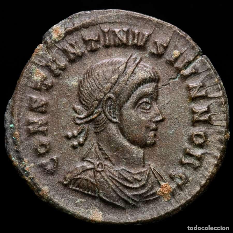 Monedas Imperio Romano: Constantino II - Follis de Ticinum - VOT X ◡ dentro de corona ST