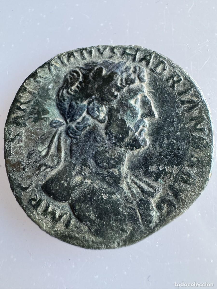 Monedas Imperio Romano: Adriano. Sestercio Hacia el 118 dC 22,5 gr. Rev/ PONT.MAX.TR-POT COS III SC
