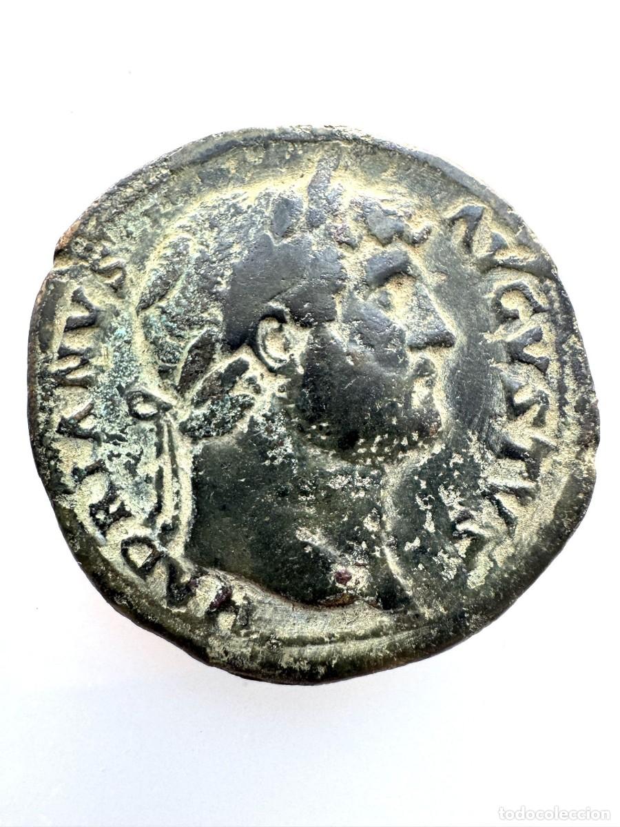 Monedas Imperio Romano: Adriano Sestercio 26,3 gr (hacia el 125-128 dC) Rev/ COS IIII Roma sentada P&aacute;tina verde MBC+