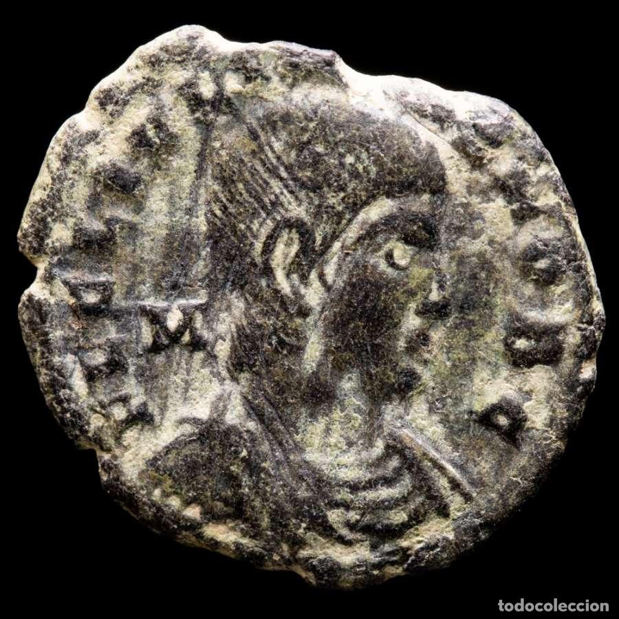 Monedas Imperio Romano: Juliano II cesar bronce maiorina, Lugdunum. 355/60 dC. ..LG (4620)
