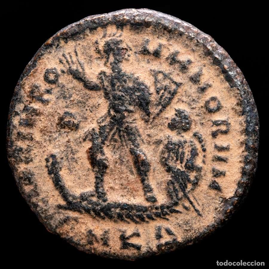 Monedas Imperio Romano: Teodosio I Maiorina, bronce - Emperador en galera, Cizico (6554)