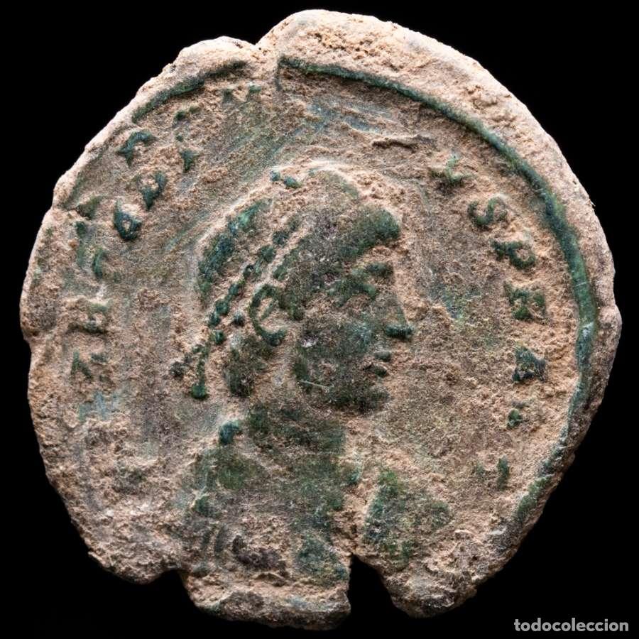 Monedas Imperio Romano: Arcadio 392-395 dC &AElig; Maiorina Heraclea GLORIA ROMANORVM SMHA (6075)