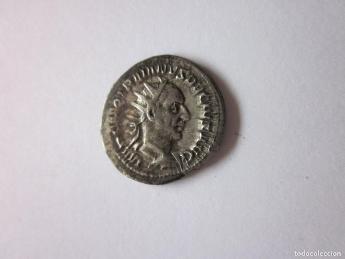 Monedas Imperio Romano: 2 Antoninianos de Trajano Decio. Abundantia aug. Plata. Excelente.
