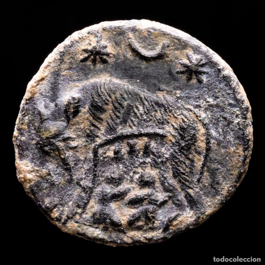 Monedas Imperio Romano: VRBS ROMA, Follis, Arles, SCONST ◡ Loba, Romulo y Remo (4962)