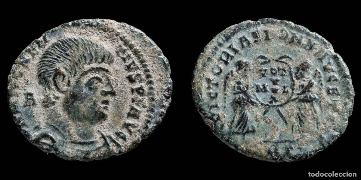 Monedas Imperio Romano: Magnentius (Barbarous) - VICTORIAE DD NN AVG ET CAES - 19 mm / 2.48 gr.