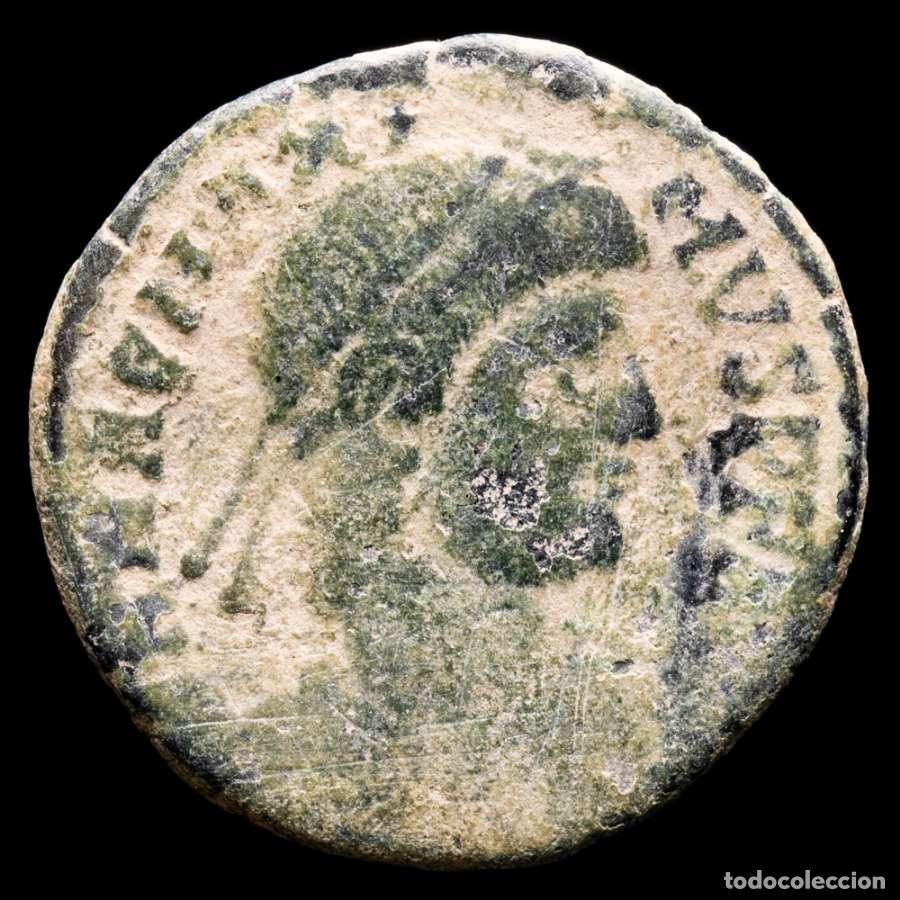 Monedas Imperio Romano: Magno Maximo. Maiorina, Lugdunum, REPARATIO REIPVB / LUGD (8197)