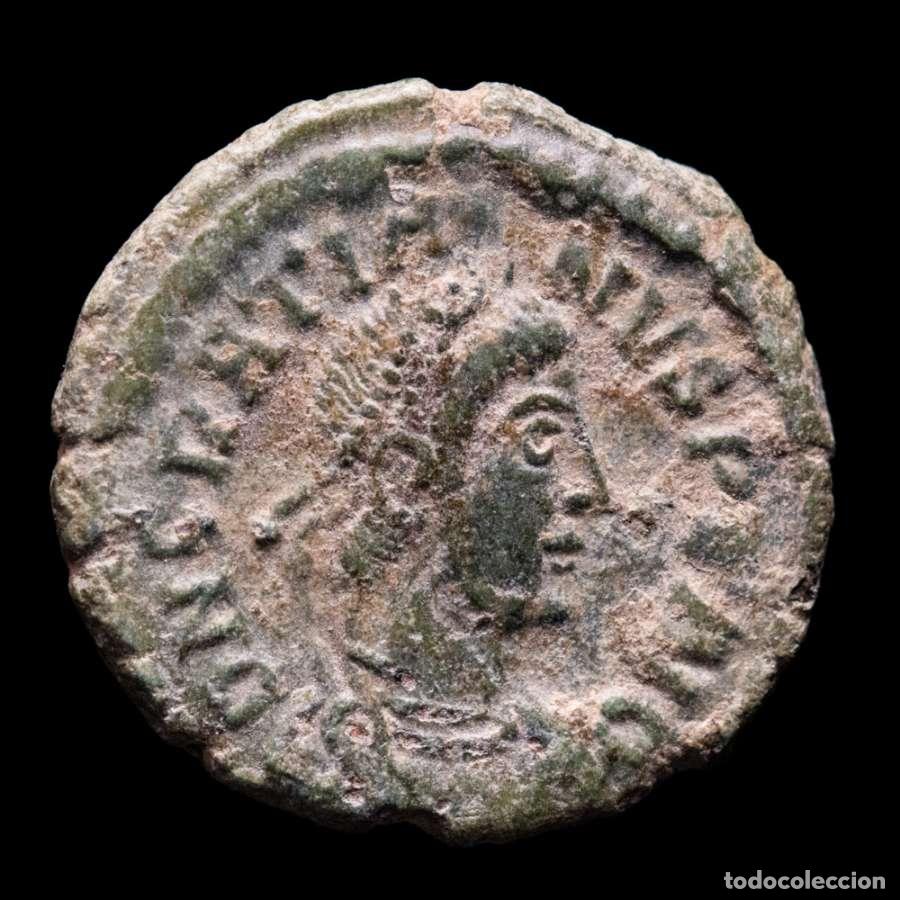 Monedas Imperio Romano: Graciano 378-383 dC. &AElig;4 Arles VOT XV MVLT XX en corona / SCON