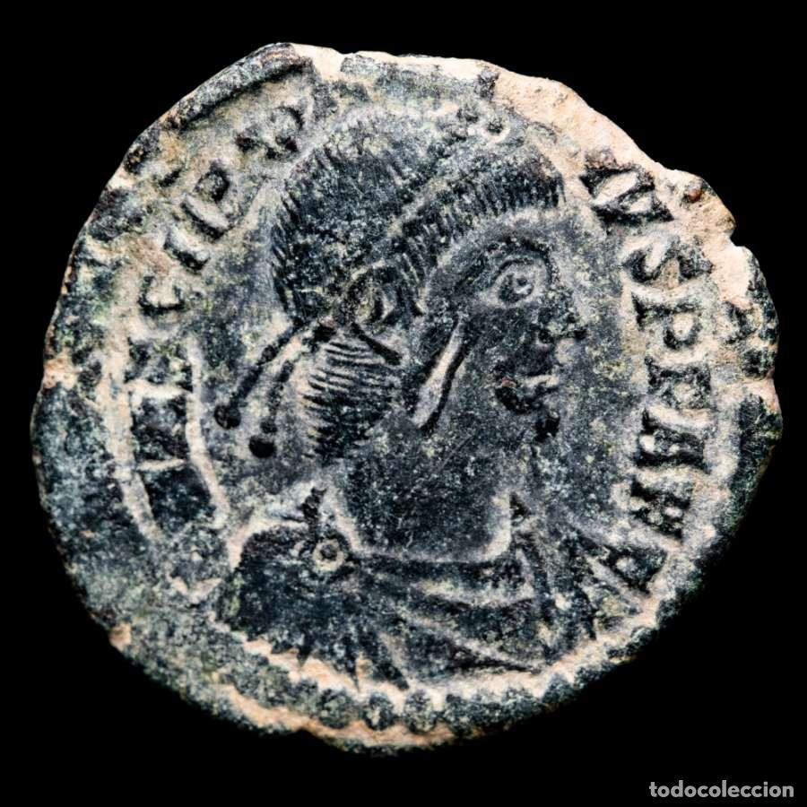 Monedas Imperio Romano: Graciano 379-383 Maiorina de bronce. Cyzico. &middot;SMK&euro;. REPARATIO REIPVB