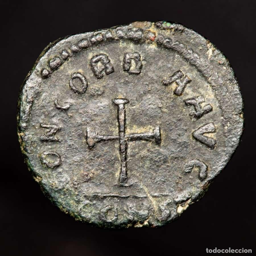 Monedas Imperio Romano: Arcadio 383-408 Nummus. Constantinopla. CONCORDIA AVG / CONS Cruz.