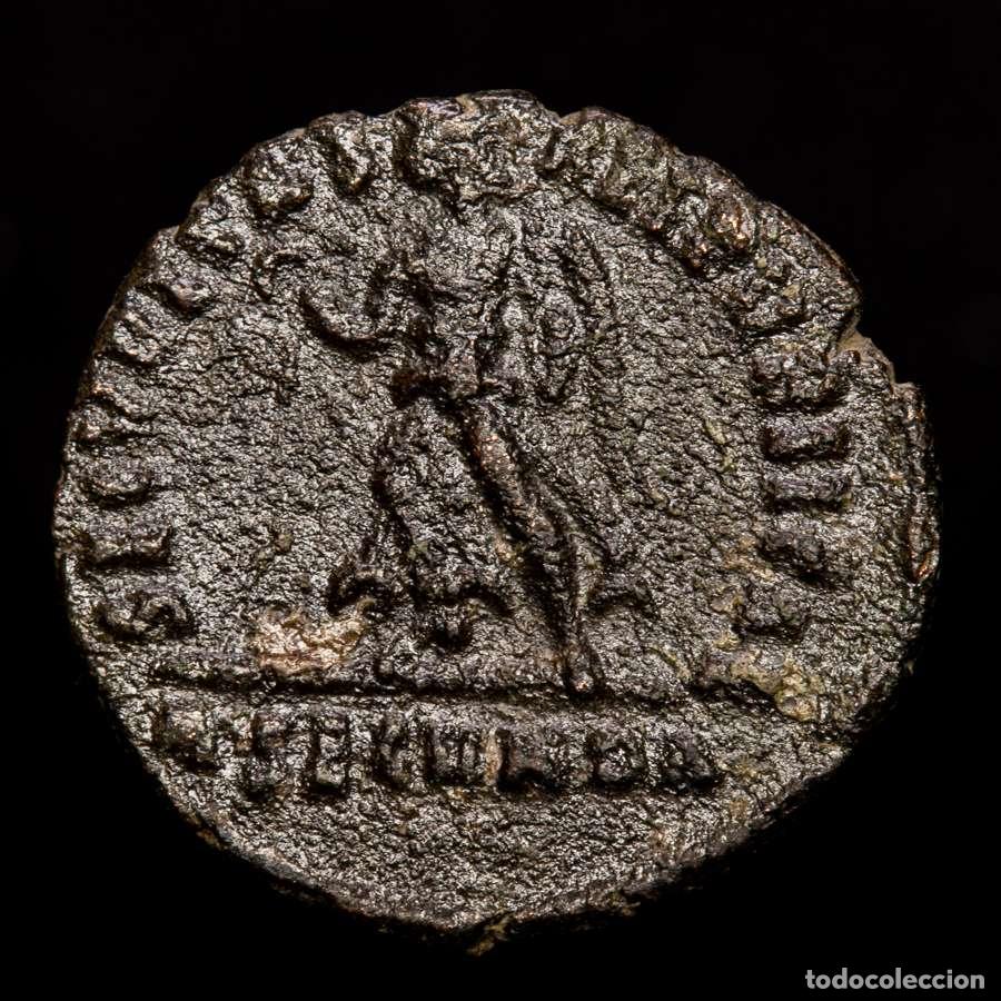 Monedas Imperio Romano: Valente, Centenional, Acu&ntilde;ado en Roma SECVRITAS REIPVB // R SECVNDA