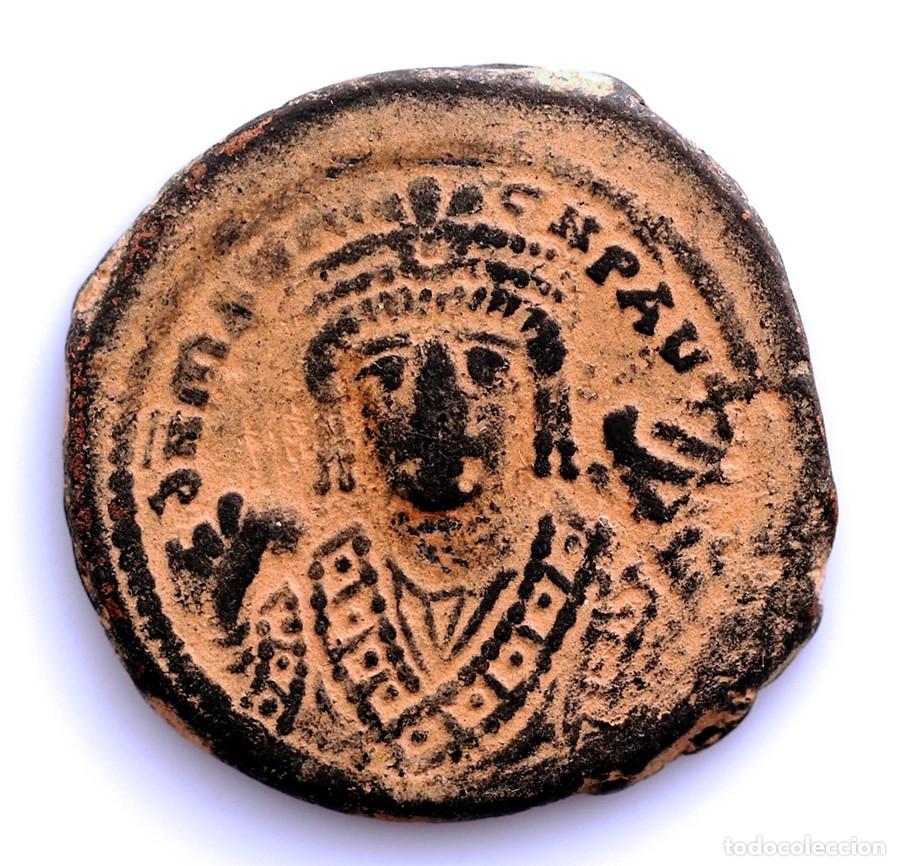 Monedas Imperio Romano: SC-Roma. Mauricio Tiberio. Bronce 40 Nunmi. Antioquia 582-602. Cobre 11,64 g.