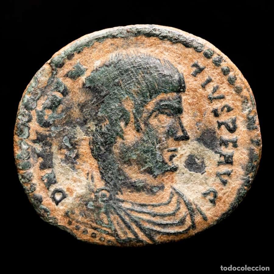 Monedas Imperio Romano: Magnencio (350 - 353 d.C.) maiorina. Lugdunum. VICTORIAE DD NN AVG