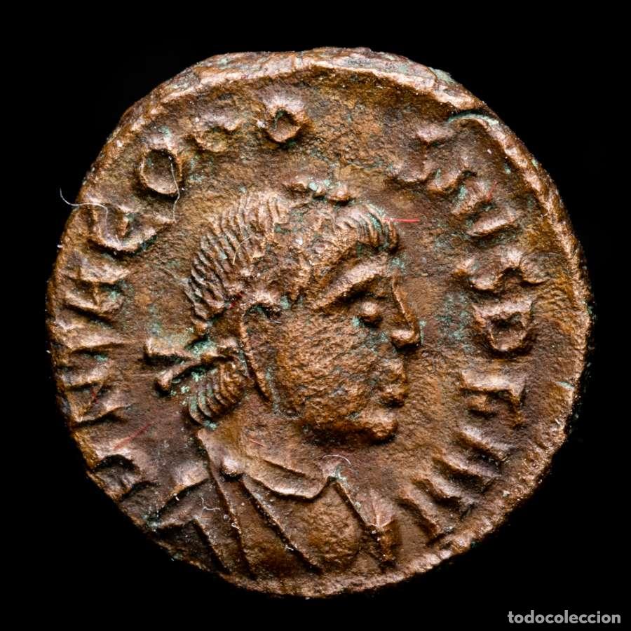 Monedas Imperio Romano: Teodosio I &AElig; Nummus - Siscia VOT V MVLT X dentro corona // BSISC