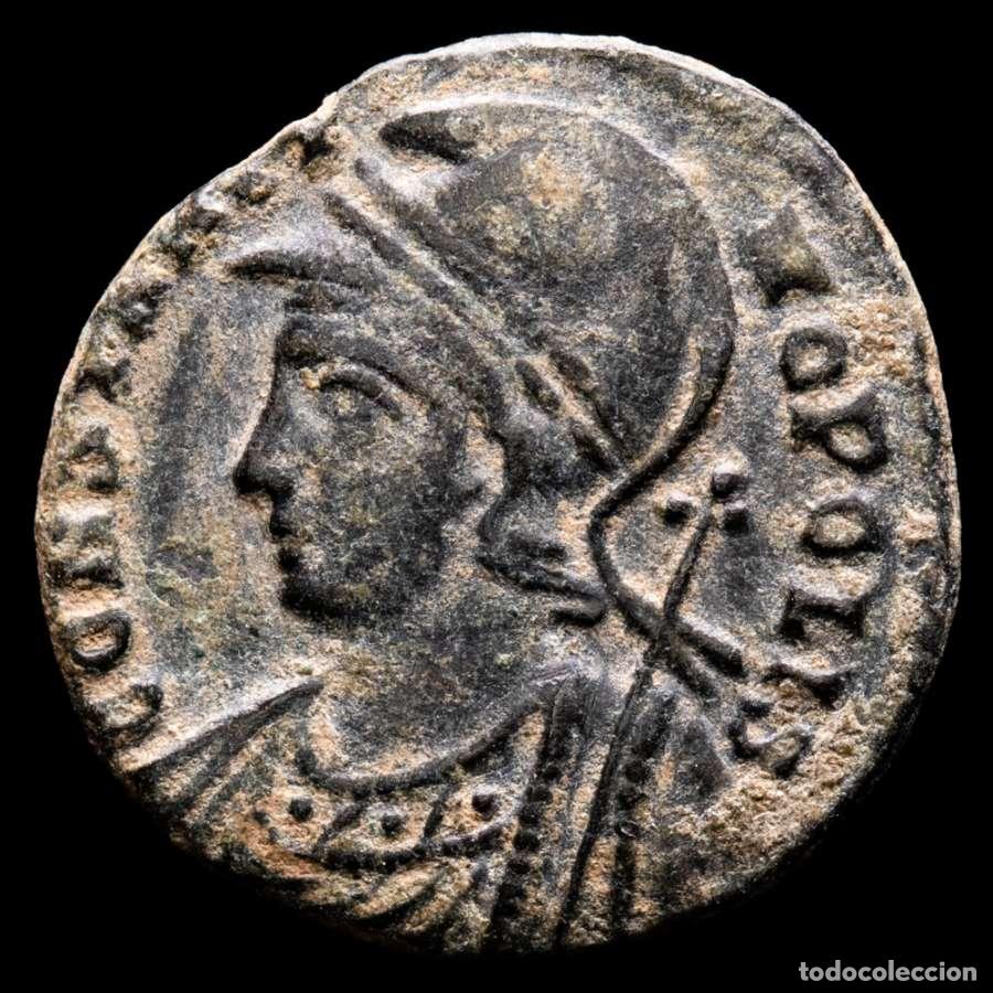 Moedas Imp&eacute;rio Romano: Constantinopolis follis Roma Conmemorativa Victoria Proa RBЄ (6120)