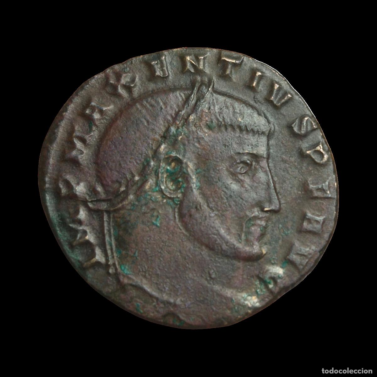 Monedas Imperio Romano: NT/ FOLLIS MAJENCIO REV. ROMA SEDENTE EN TEMPLO (A1000)