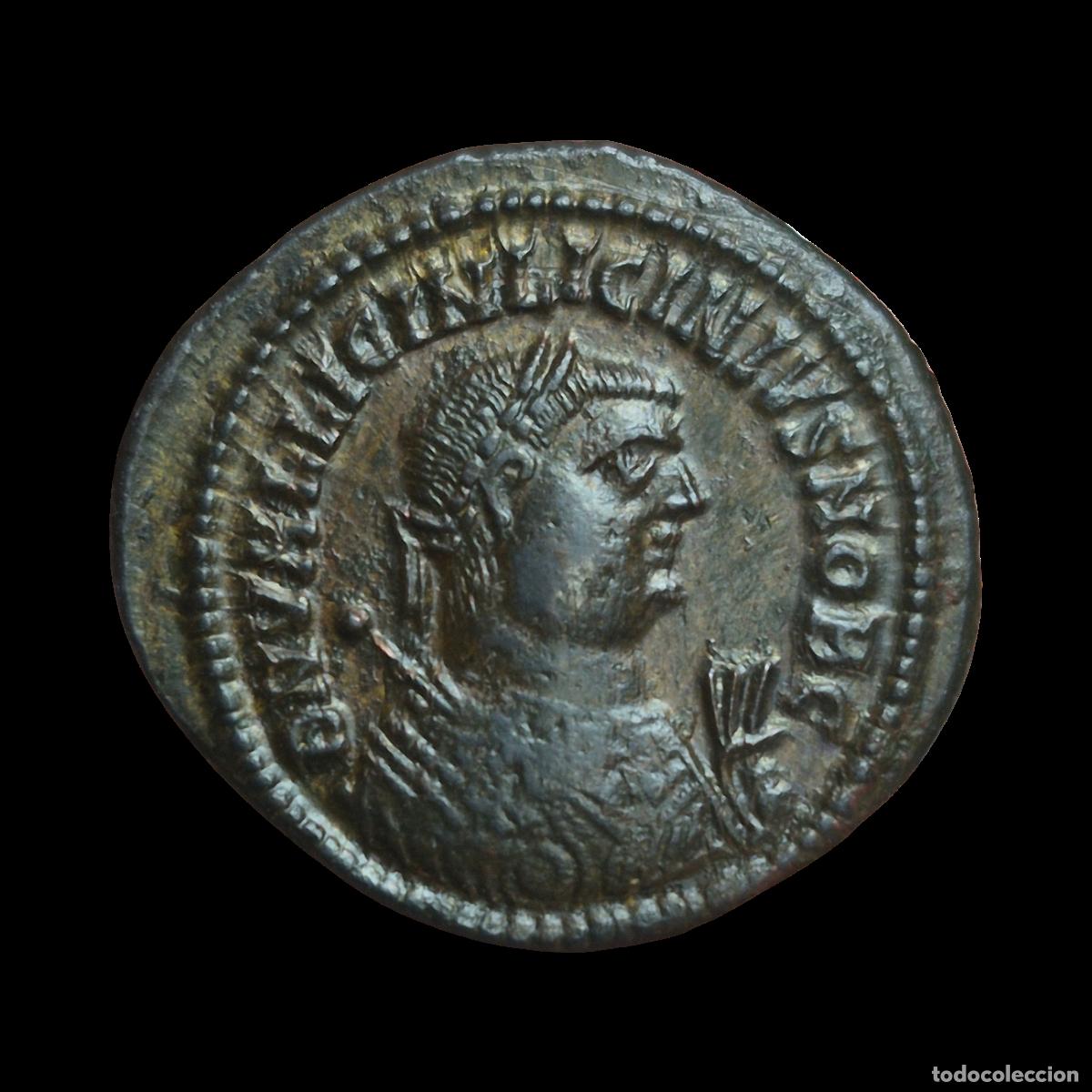 Monedas Imperio Romano: NT/ FOLLIS LICINIO II REV. PUERTA DE CAMPAMENTO (A1002)