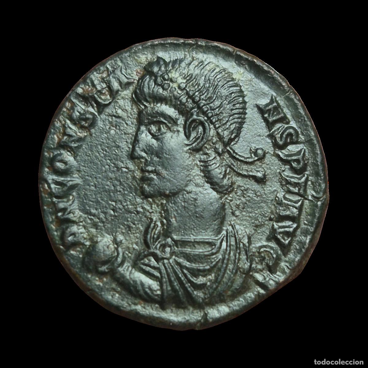 Monedas Imperio romano: NT/ MAIORINA CONSTANTE REV. EMPERADOR CON 2 CAUTIVOS (A1009)