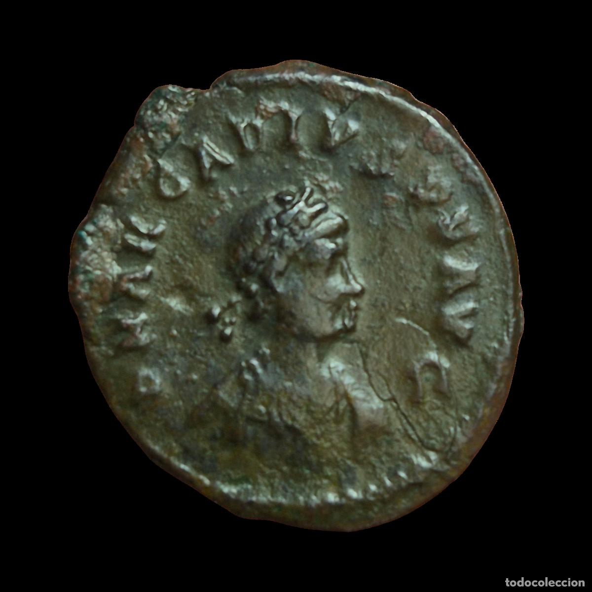 Monedas Imperio romano: NT/ FRACCION CENTENIONAL ARCADIO REV. PUERTA DE CAMPAMENTO (A1019)