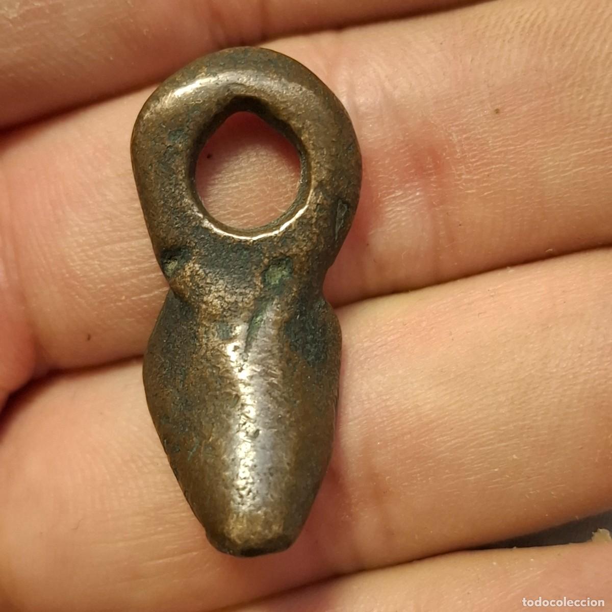 Monedas Imperio romano: Peque&ntilde;a asa de situla romana de bronce