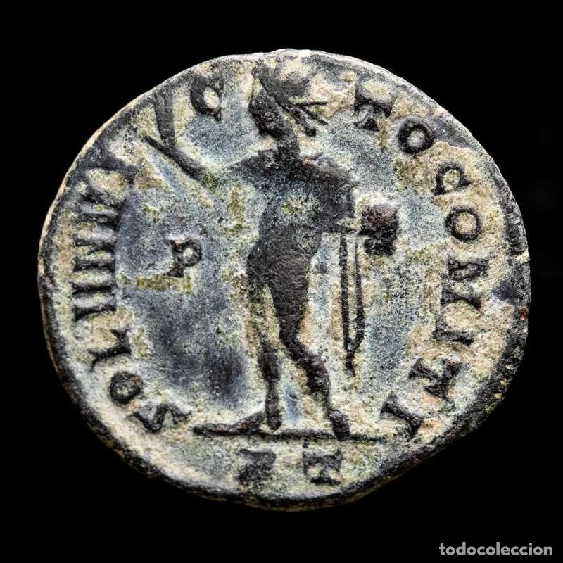 Monedas Imperio romano: Constantino I 316-337 &AElig; Follis Ticinum SOLI INVICTO COMITI. P / PT