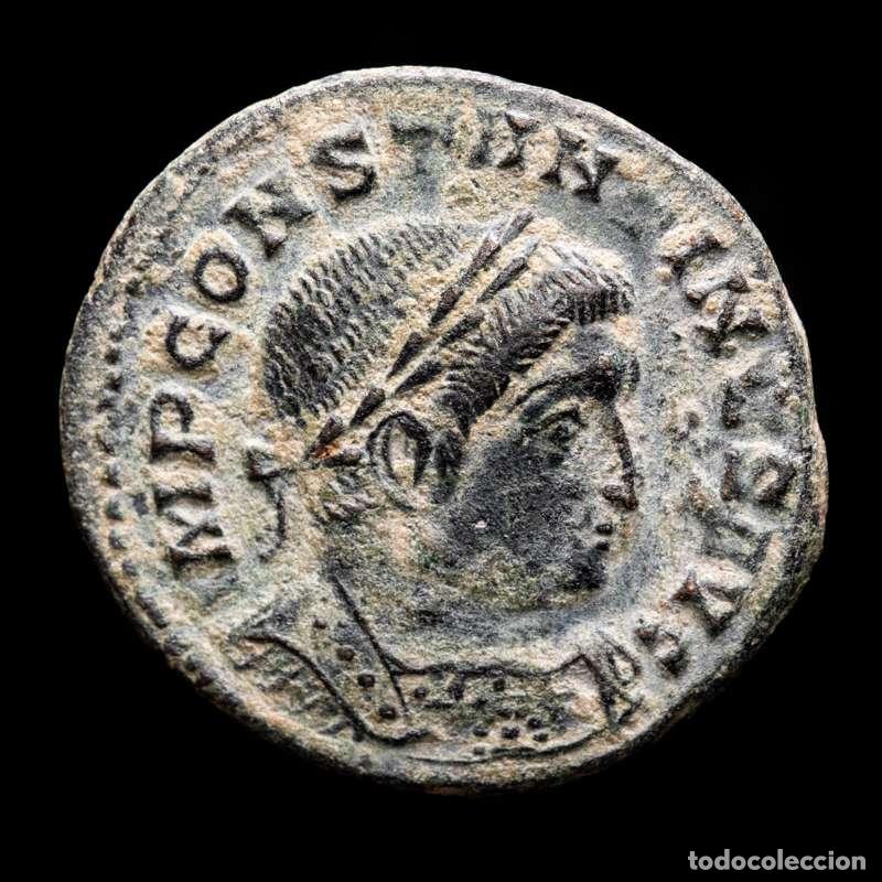 Monedas Imperio romano: Constantino I, follis. Lugdunum. SOLI INVICTO COMITI T-F PLG (4238)