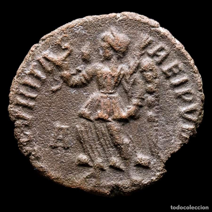 Monedas Imperio romano: Valente (364-378) Follis, Roma. SECVRITAS REIPVBLICAE - A Victoria