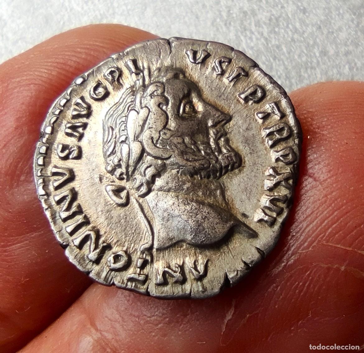 Monedas Imperio romano: Denario de Antonino P&iacute;o 138 a 161 d.C. A/Cabeza laureada a dcha. R/Vesta estante a izda.