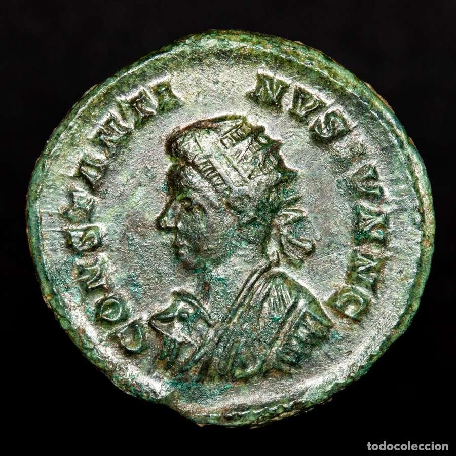 Monedas Imperio romano: Constantino II, Cesar follis radiado Londinum BEATA TRANQVILITAS