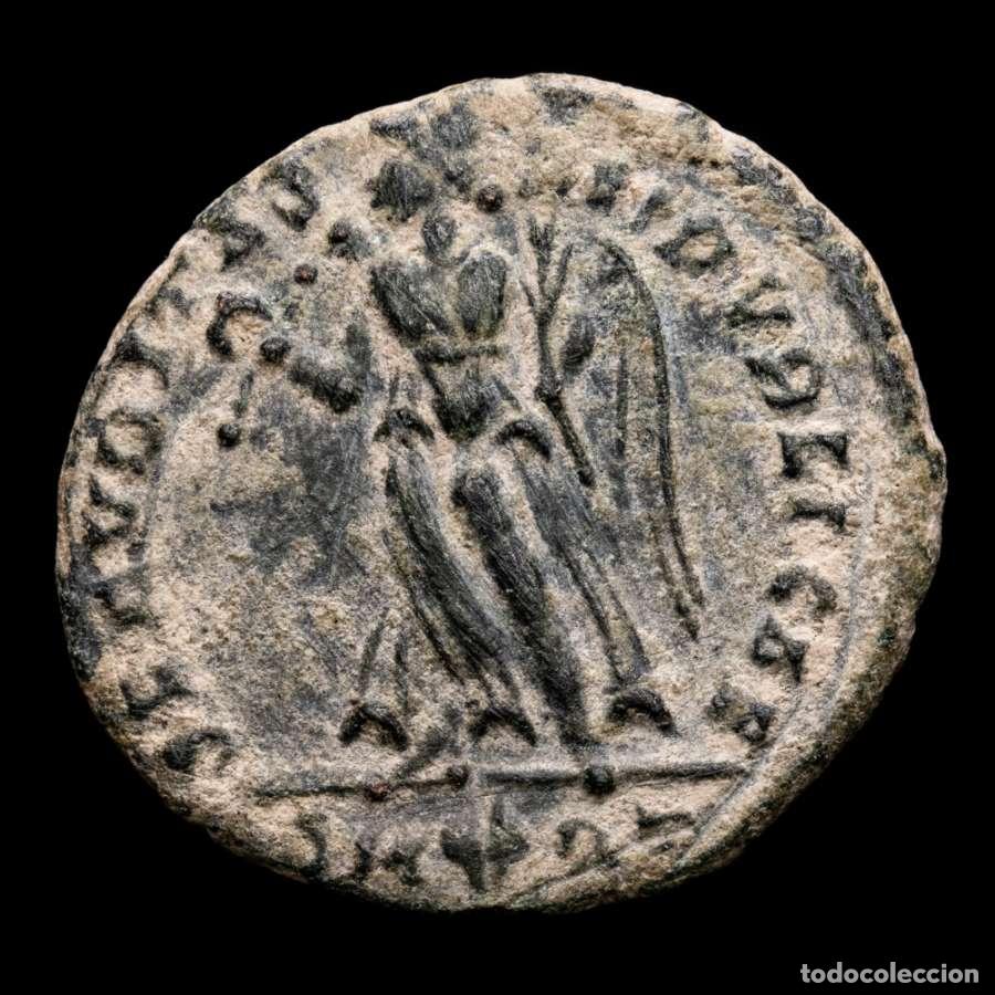 Monedas Imperio romano: Valente (364-378 d.C.) AE18, Roma. SECVRITAS REIPVBLICAE. SM❦RP