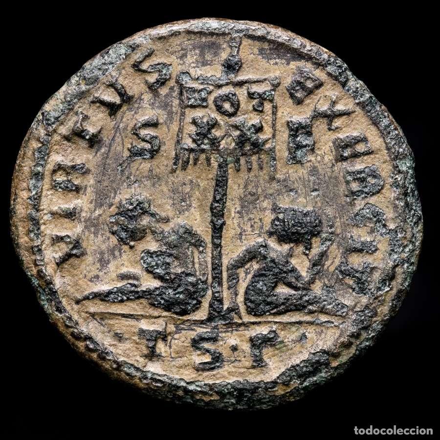 Monedas Imperio romano: Constantino I - &AElig; Follis - Tesalonica VIRTVS EXERCIT S-F / &bull;T&bull;S&bull;&Gamma;&bull;