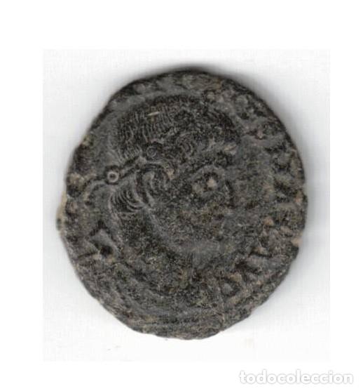 Monedas Imperio romano: FOLIS BRONCE CONSTANTINO I 330-335 DC GLORIA EXERCITVS DOS ESTANDARTES MONEDA