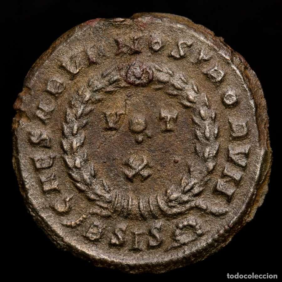 Monedas Imperio romano: Constantino II &AElig; Follis - Siscia - VOT X / BSIS&Omega; - Corona en exergo