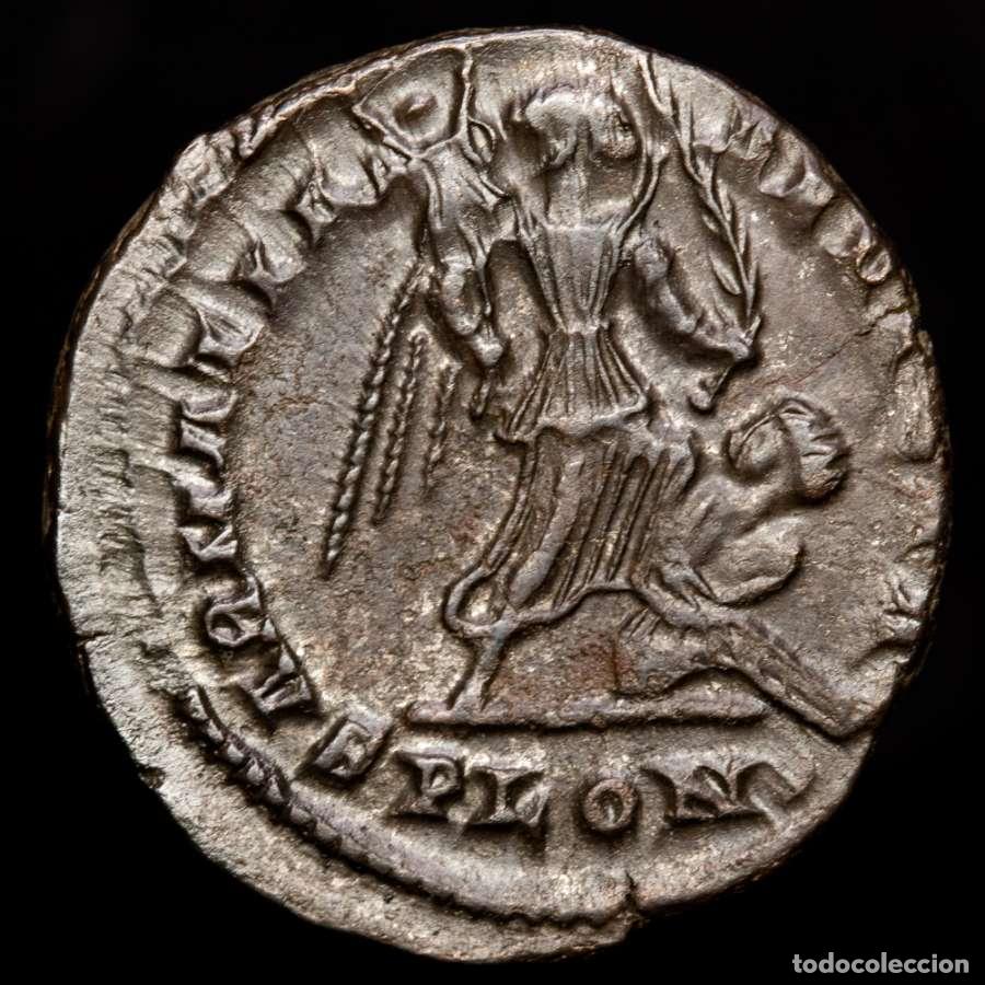 Monedas Imperio romano: Constantino I 324 dC. &AElig; Follis plateado. SARMATIA DEVICTA / PLON◡