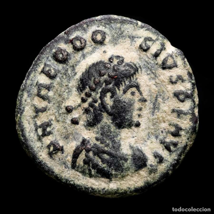 Monedas Imperio romano: Theodosius AE13. Cyzcio SMKA. SALVS REIPVBLICAE. Chi-rho.