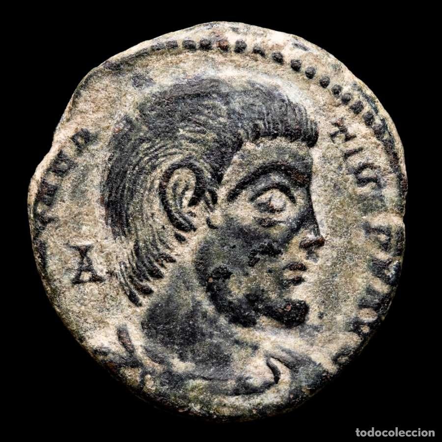 Monedas Imperio romano: Magnencio 350-353 AE20 Maiorina Trier TRS. Victorias. VOT V MVLT X.
