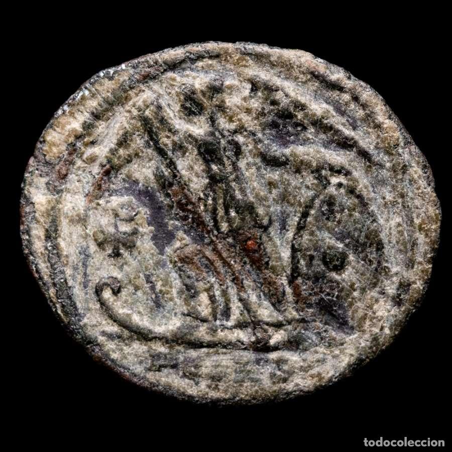 Monedas Imperio romano: Constantinopolis 1/2 follis de bronce.Arles. PCONST.Chi-Rho. Escasa.