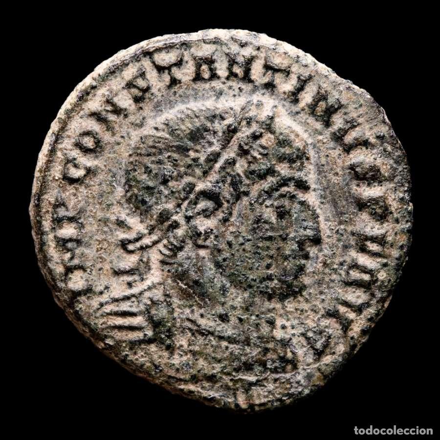 Monedas Imperio romano: Constantino I follis. Ticinum. P/ST. SOLI INVICTO COMITI. (4060)