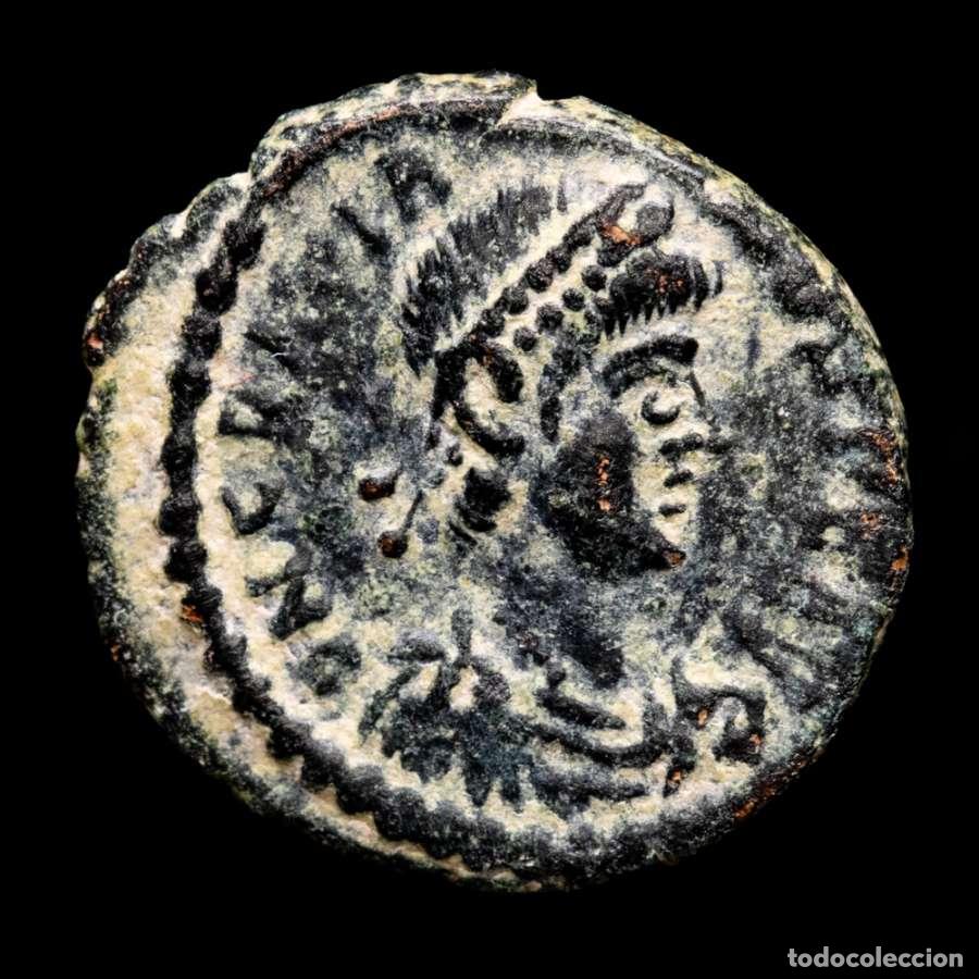 Monedas Imperio romano: Graciano ( 367-383 d.C. ) AE15 Nummus . VOT XV MVLT XX (4090)