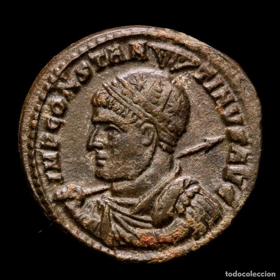 Monedas Imperio romano: Constantino I 310-337 dC. &AElig; Follis - Dos Victorias. Arles (c319)
