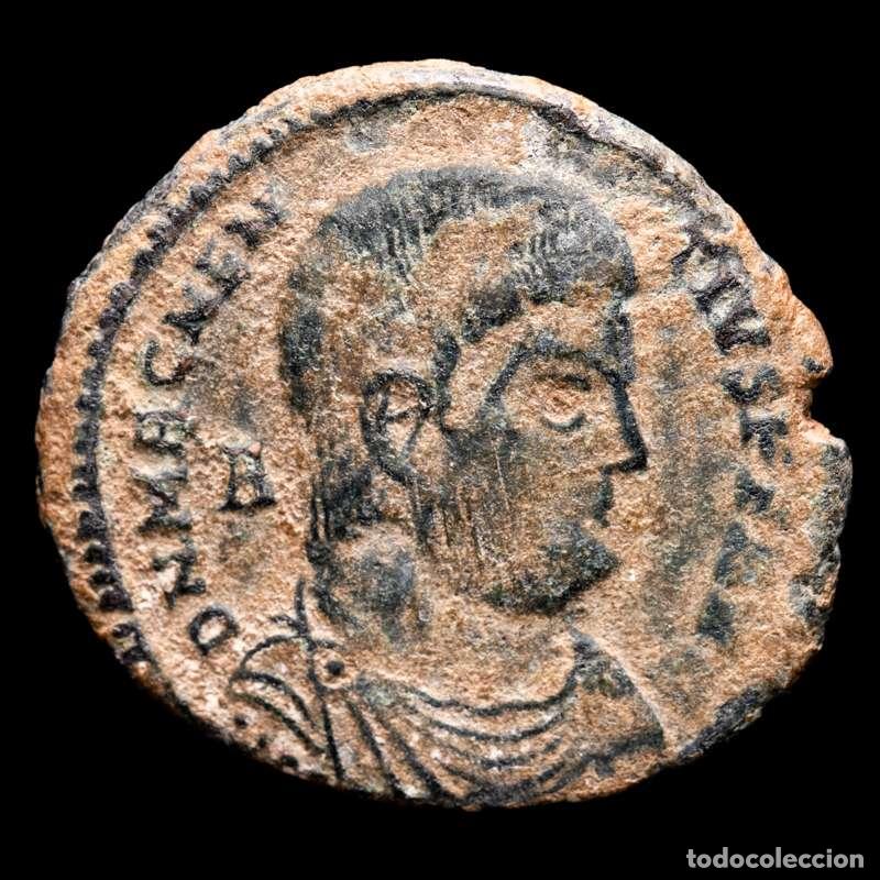 Monedas Imperio romano: Magnencio - Maiorina GLORIA ROMANORVM / RPLG Lugdunum.
