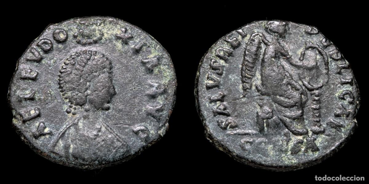 Monedas Imperio romano: Aelia Eudoxia - SALVS REIPVBLICAE, Constantinople - 17 mm / 2,15 gr.