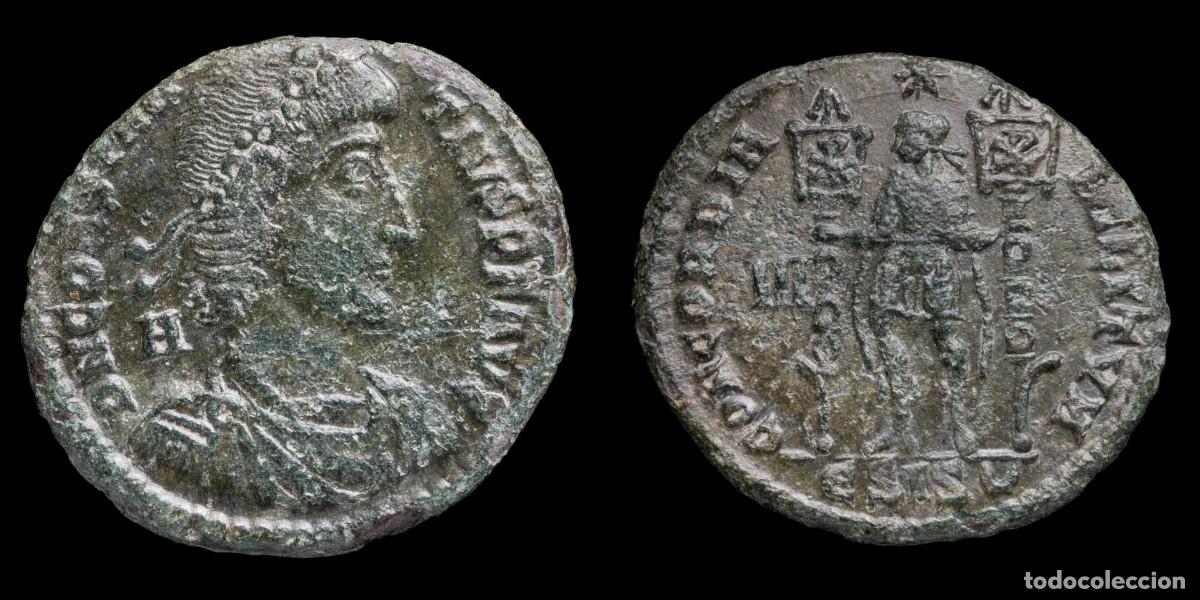 Monedas Imperio romano: Constantius II Follis - CONCORDIA MILITVM, Siscia - 22 mm / 4,57 gr.