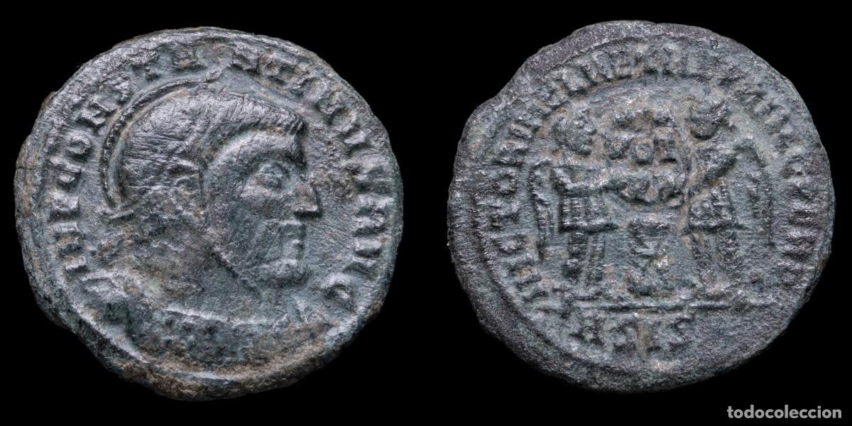 Monedas Imperio romano: Constantinus I Follis - VICTORIAE LAETAE PRINC PERP, Siscia - 18 mm / 2,80 gr.
