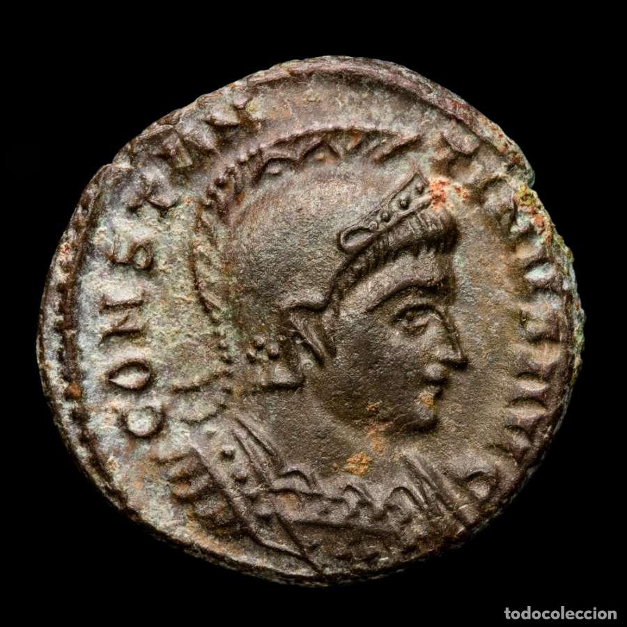 Monedas Imperio romano: Constantino I - &AElig; Follis VIRTVS EXERCIT / PLN Cautivos Londinum.